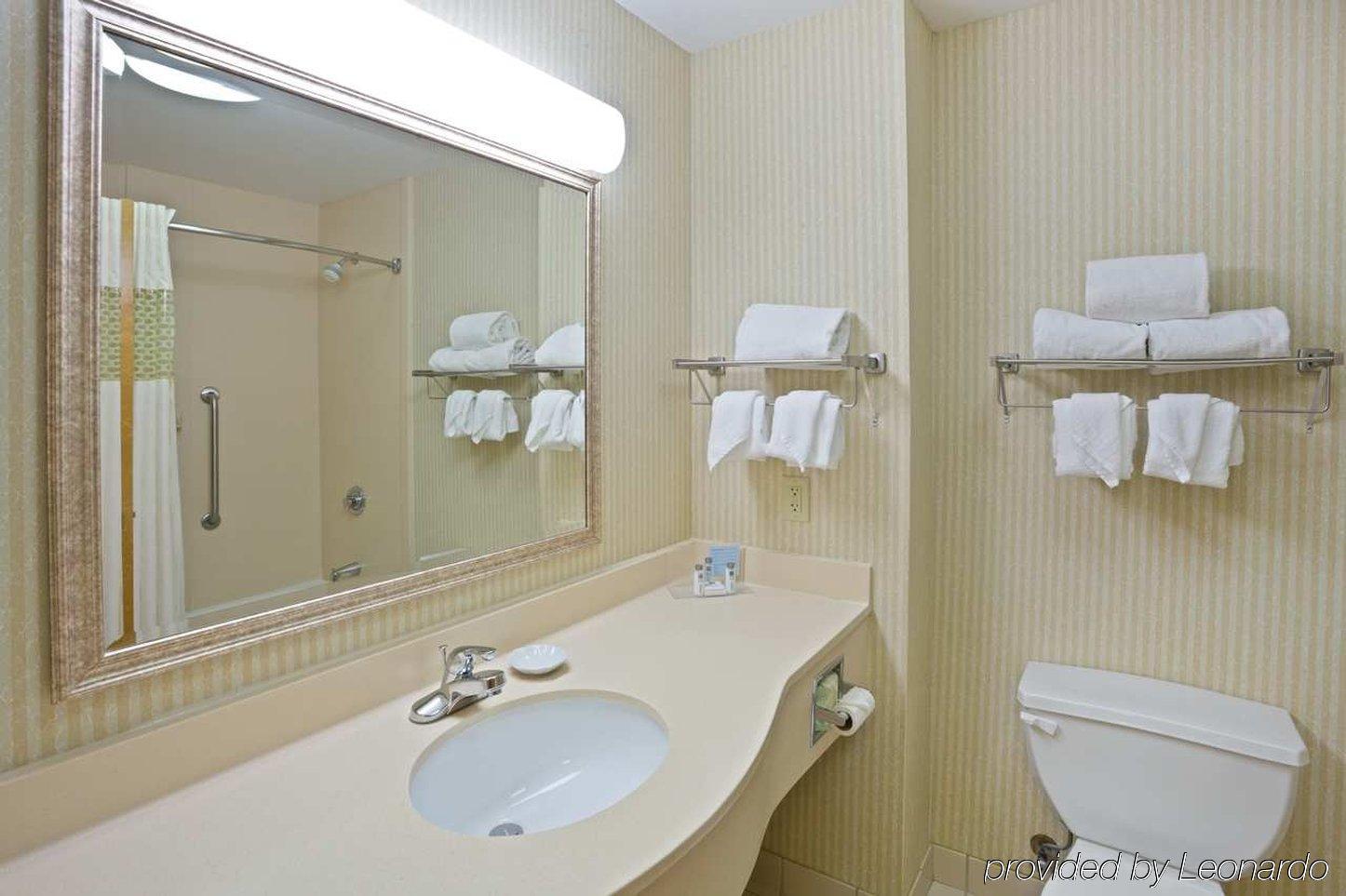 Hampton Inn Cleveland-Airport/Tiedeman Road Brooklyn Habitación foto